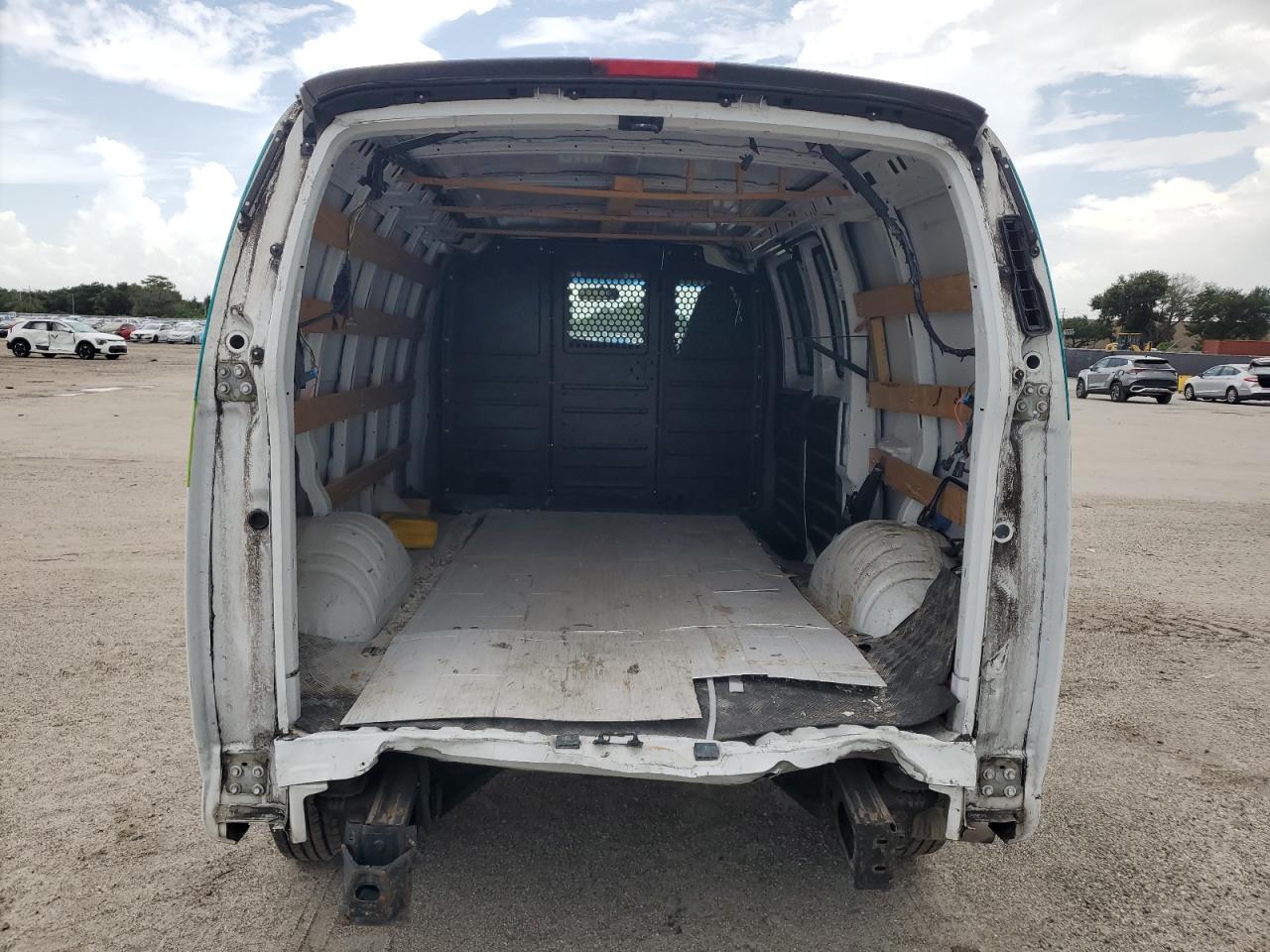 1gtw7afgxl1209745 1GTW7AFGXL1209745 2020 GMC Savana G2500