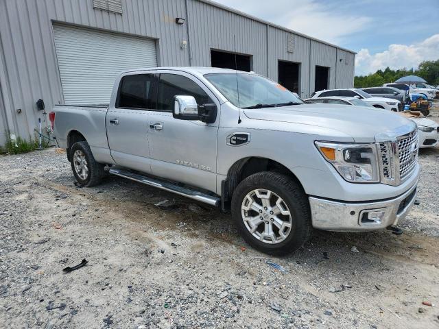  NISSAN TITAN 2016 Srebrny