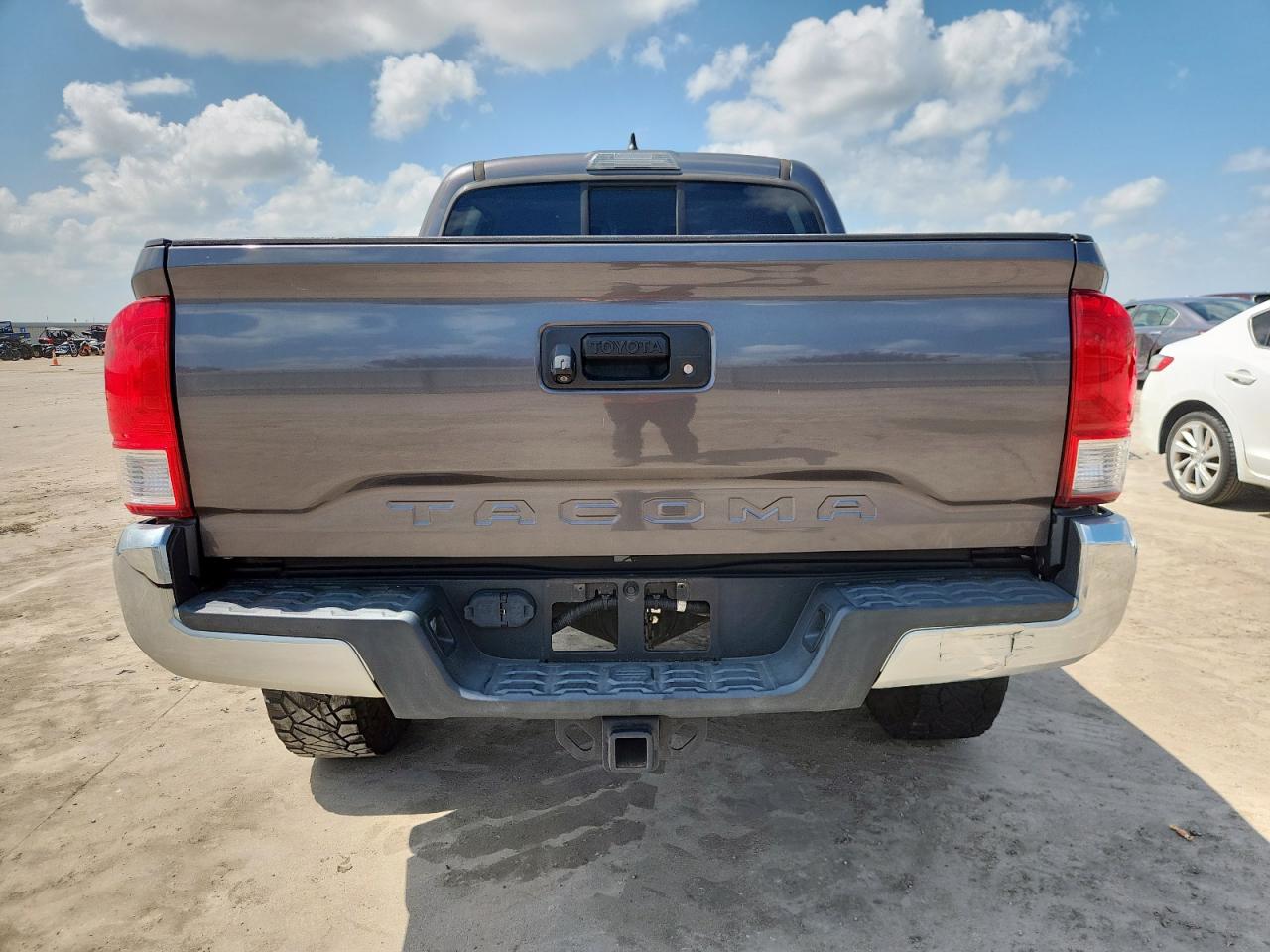 2017 Toyota Tacoma Double Cab VIN: 5TFAZ5CNXHX026008 Lot: 65030335