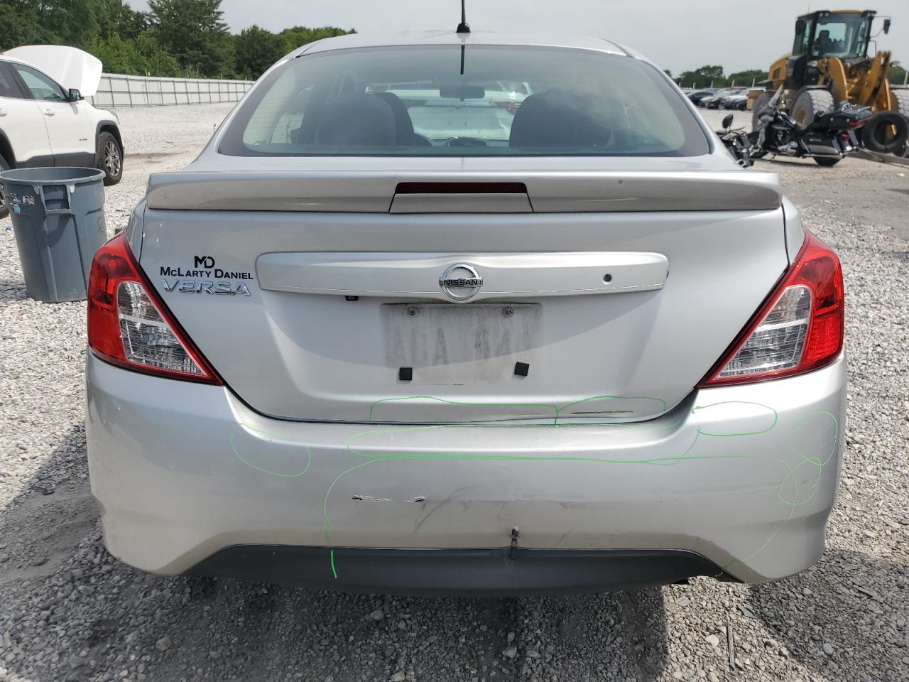 2019 Nissan Versa S VIN: 3N1CN7AP3KL813750 Lot: 65119575
