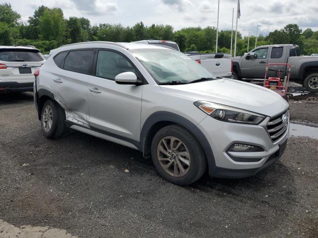  HYUNDAI TUCSON 2017 Серебристый
