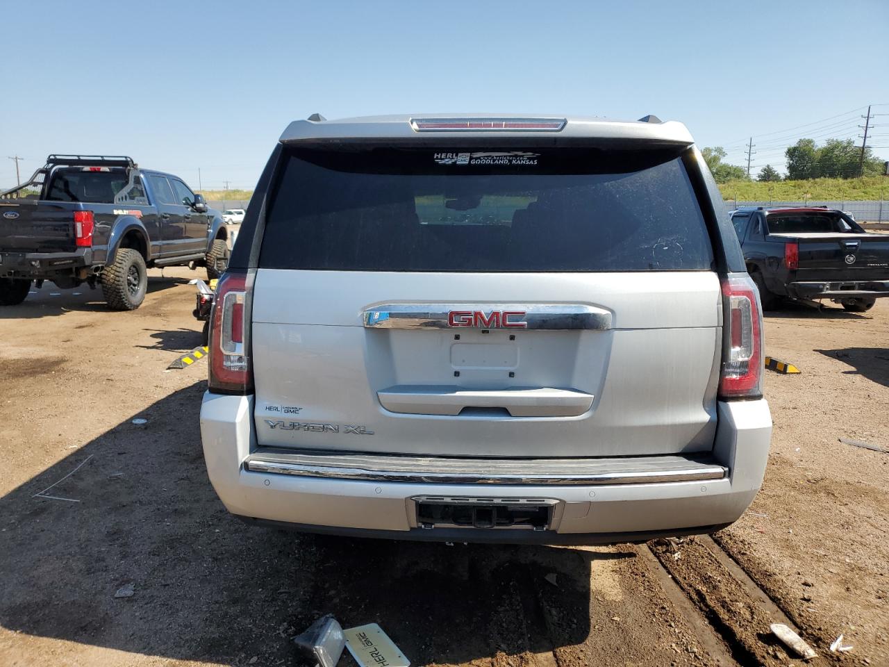2016 GMC Yukon Xl Denali VIN: 1GKS2HKJ2GR154324 Lot: 64865605
