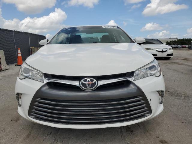 Sedans TOYOTA CAMRY 2017 White