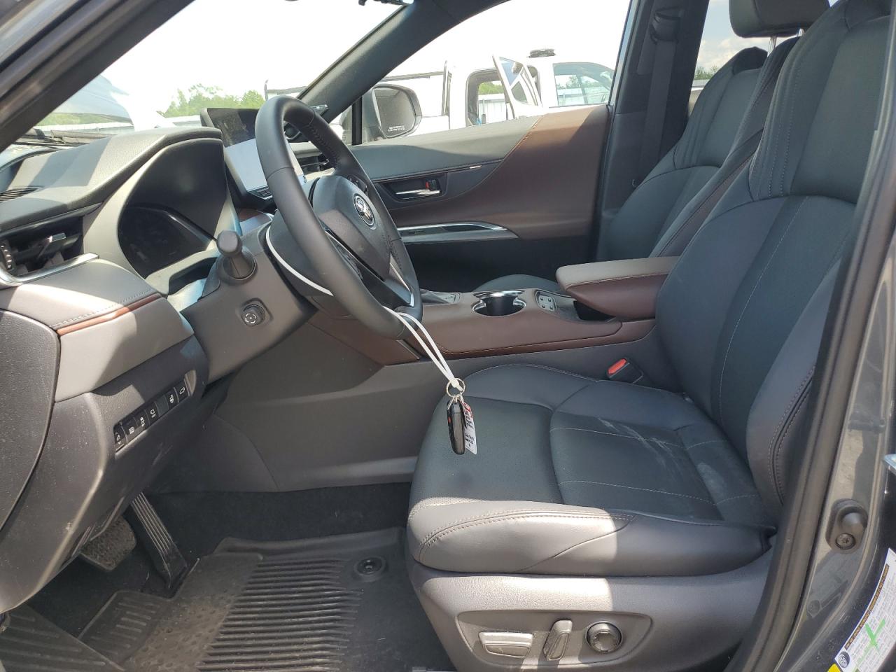 2023 Toyota Venza Le VIN: JTEAAAAH8PJ136808 Lot: 65039875