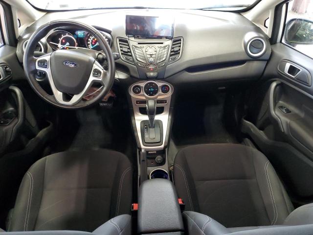  FORD FIESTA 2016 Серебристый