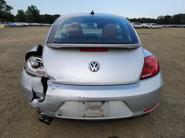  VOLKSWAGEN BEETLE 2015 Srebrny