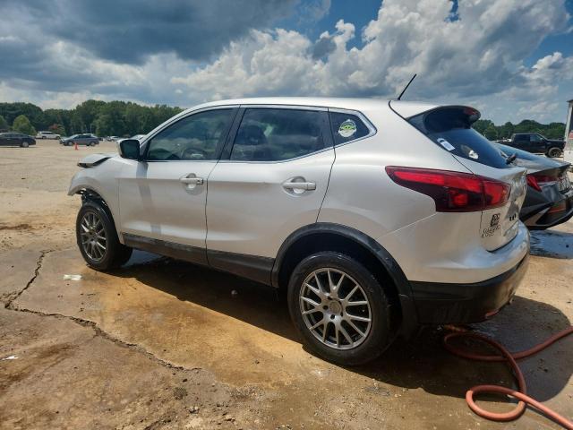  NISSAN ROGUE 2017 Srebrny