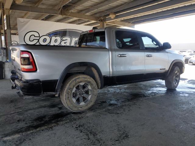  RAM 1500 2020 Srebrny