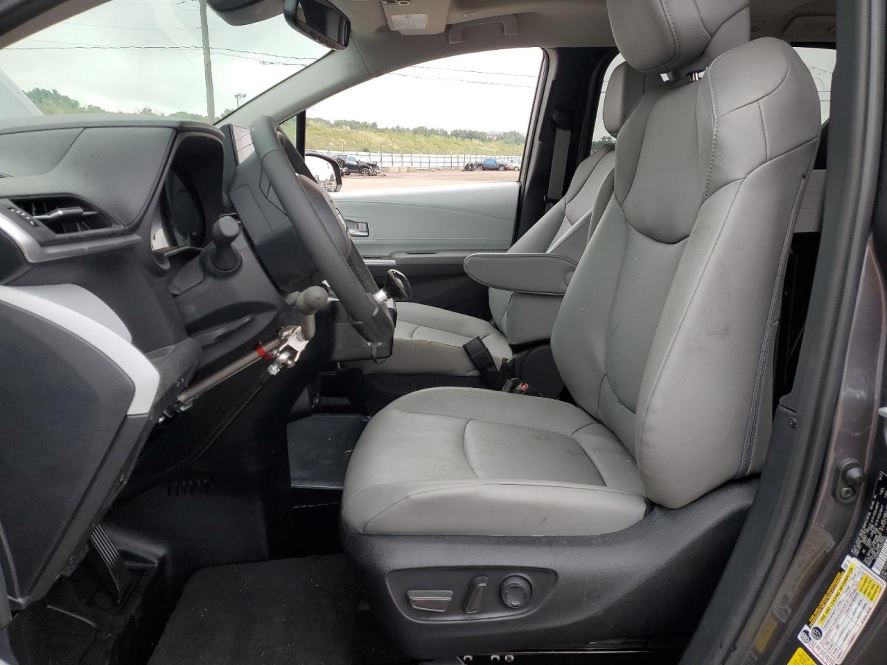 2025 Toyota Sienna Xle VIN: 5TDYRKEC5SS225554 Lot: 64863805