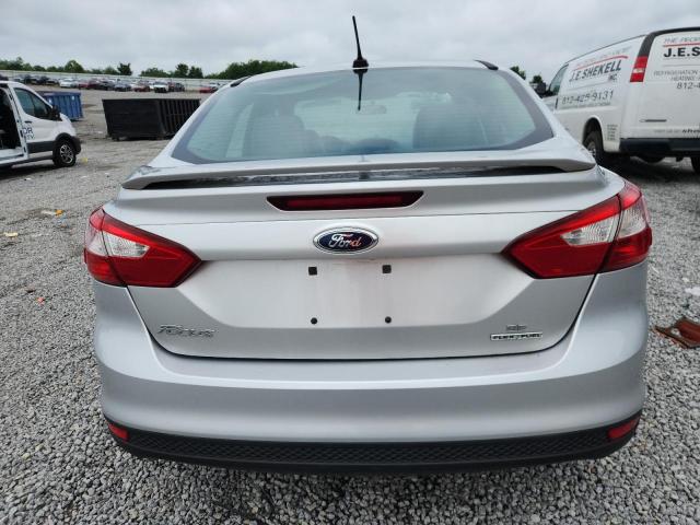Sedans FORD FOCUS 2013 Silver