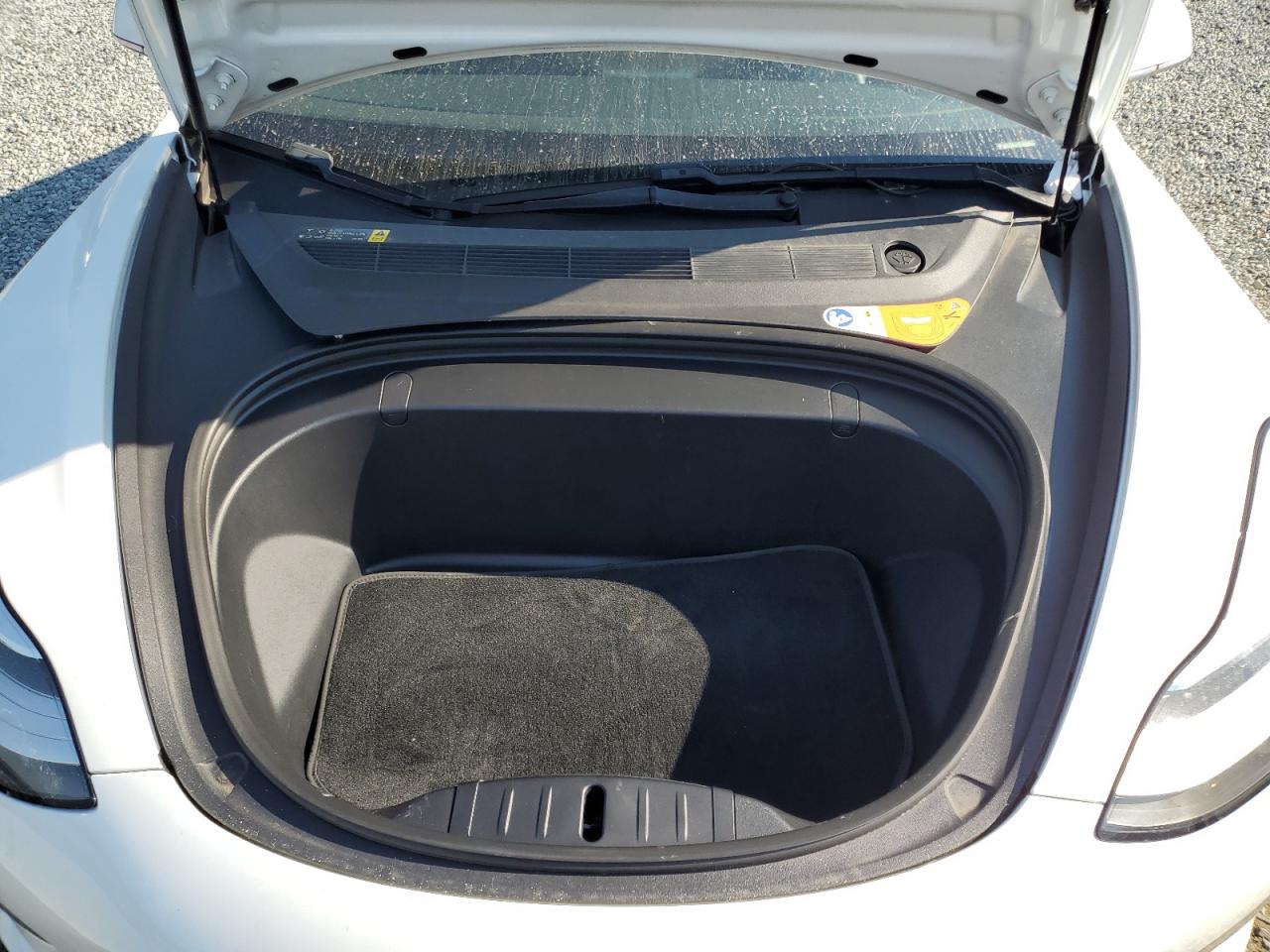 2018 Tesla Model 3 VIN: 5YJ3E1EA0JF015820 Lot: 63601635