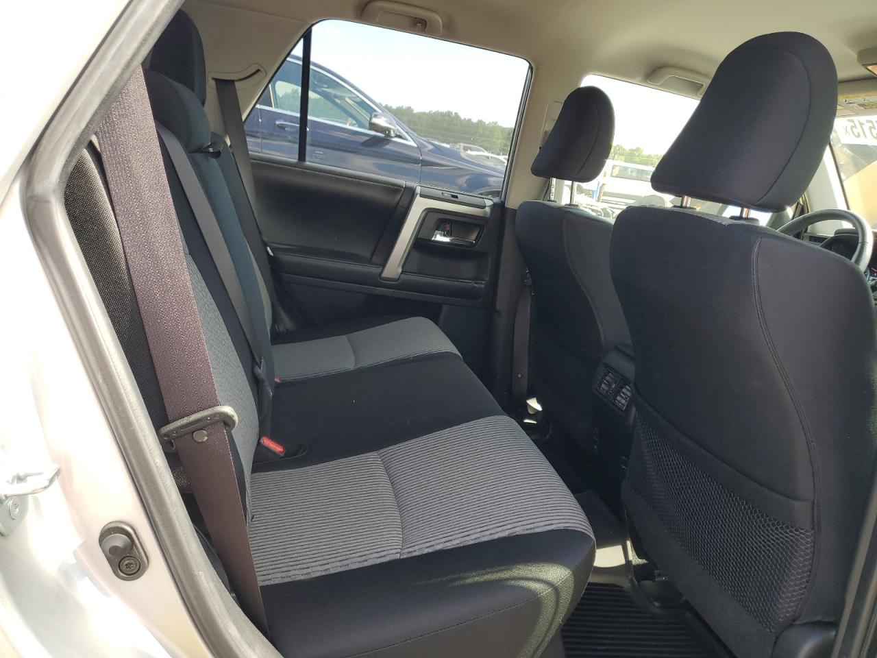 2019 Toyota 4Runner Sr5/Sr5 Premium VIN: JTEBU5JR1K5685800 Lot: 64575515
