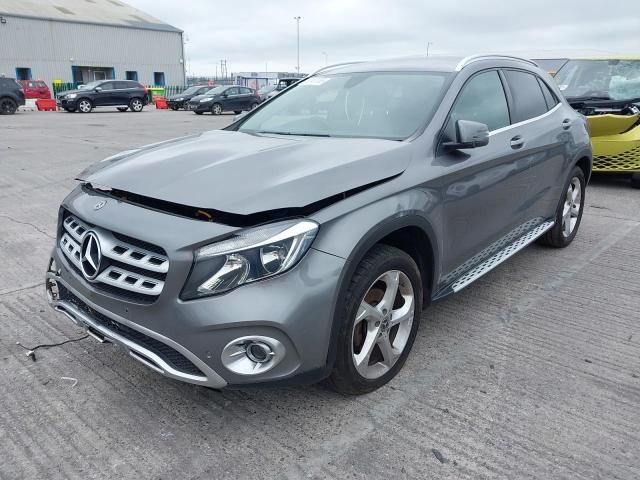 MERCEDES BENZ GLA 200 SP 2019