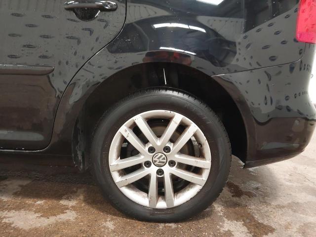 2010 VOLKSWAGEN TOURAN SE