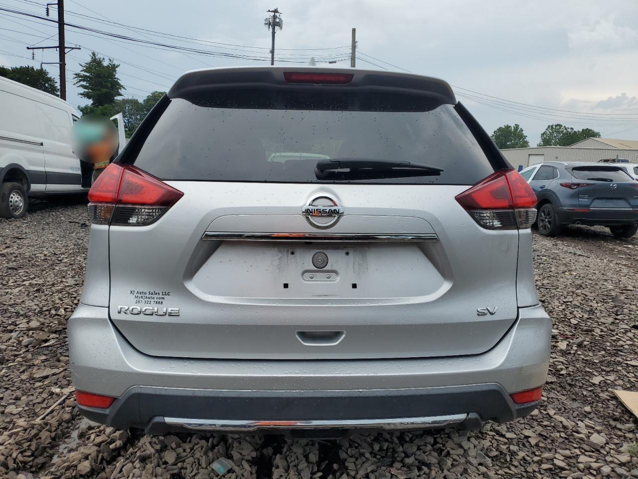 2017 Nissan Rogue S VIN: KNMAT2MT1HP537555 Lot: 63589325