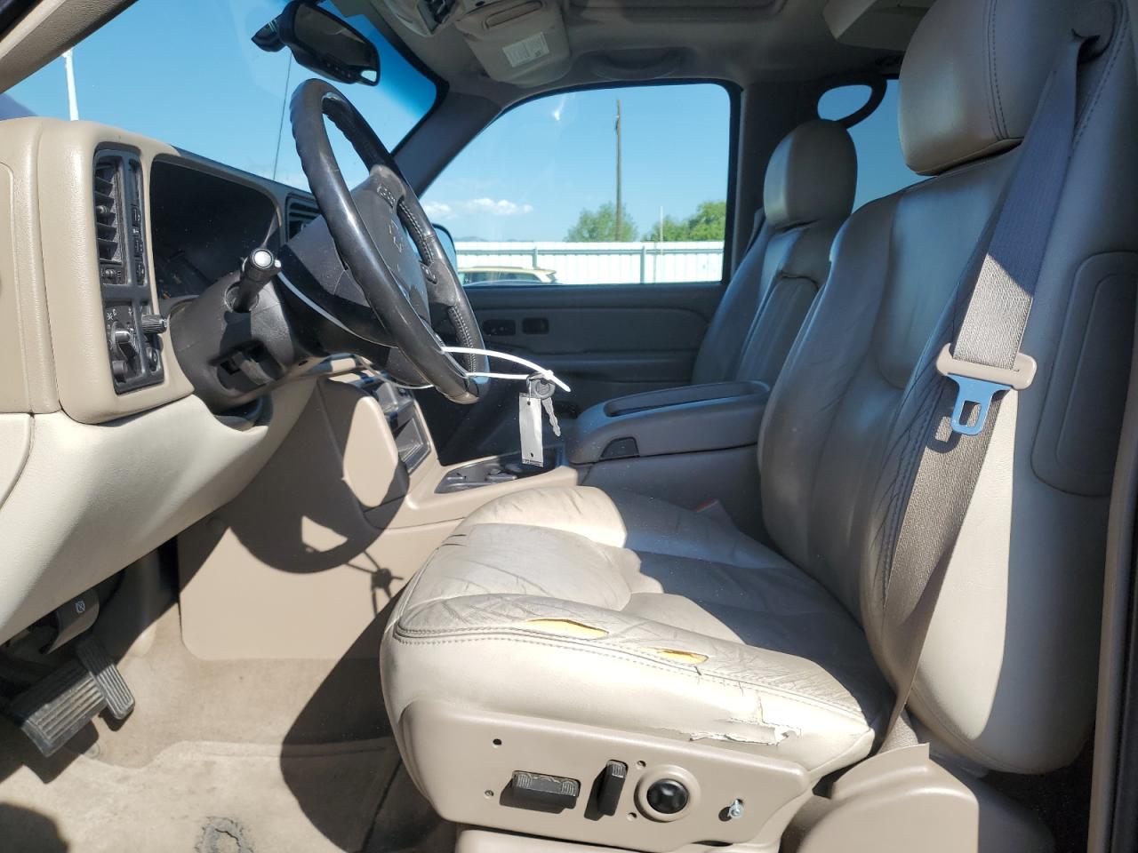 2004 Chevrolet Suburban K1500 VIN: 1GNFK16Z44J172202 Lot: 63243185