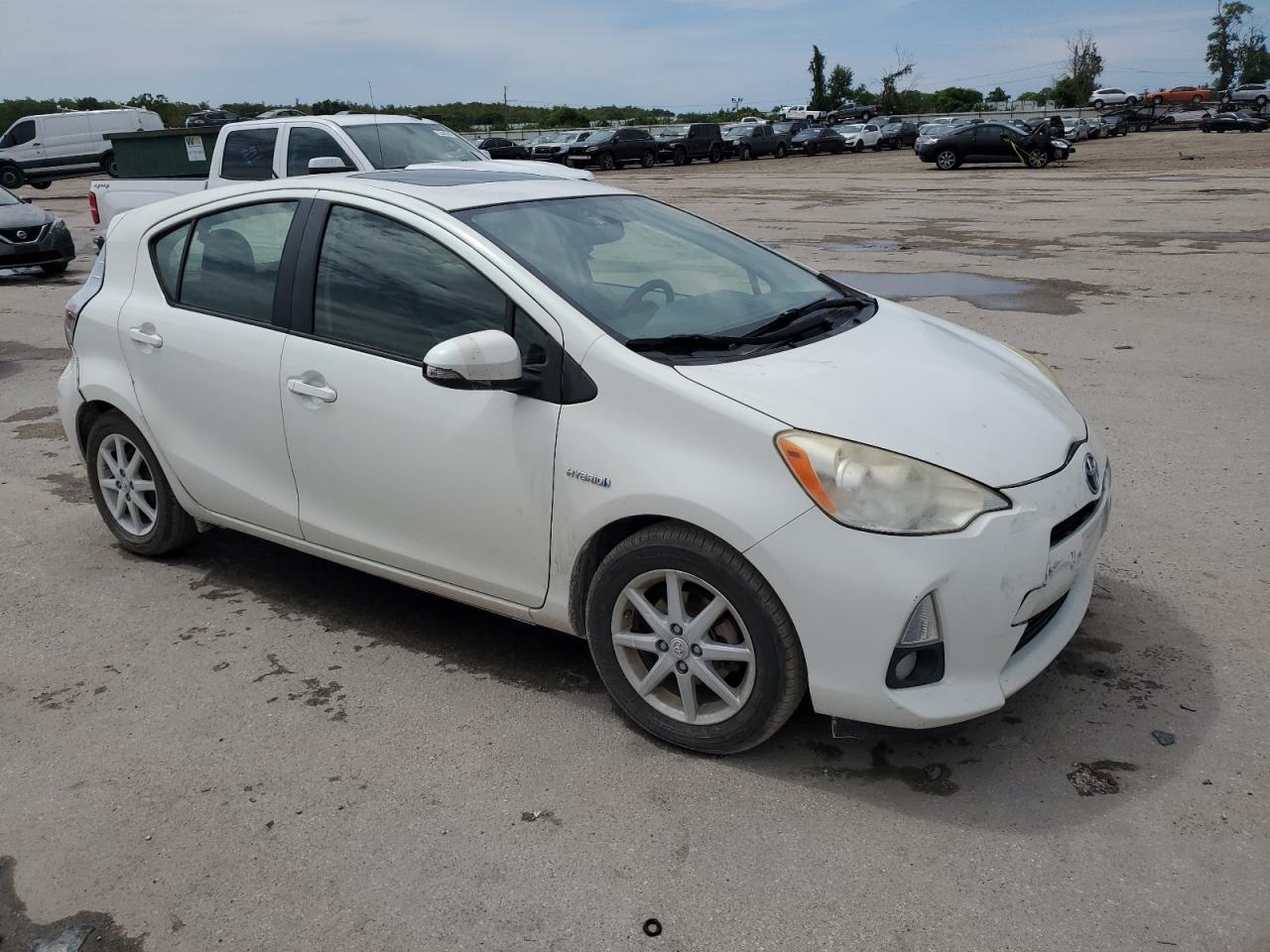 2013 Toyota Prius C VIN: JTDKDTB35D1034196 Lot: 65758245