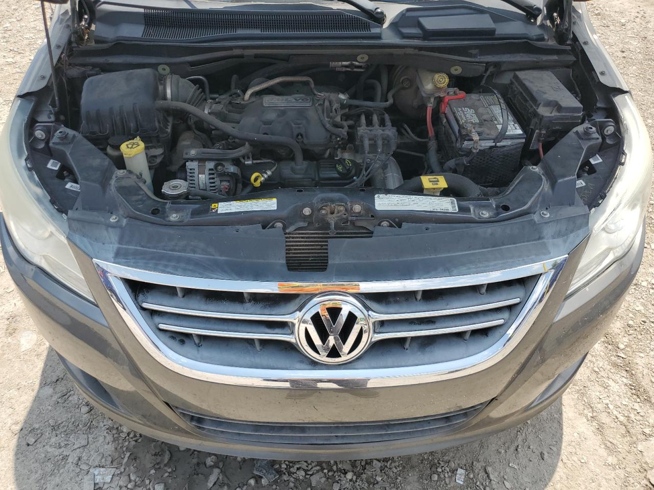 2010 Volkswagen Routan Se VIN: 2V4RW3D18AR295615 Lot: 63688075