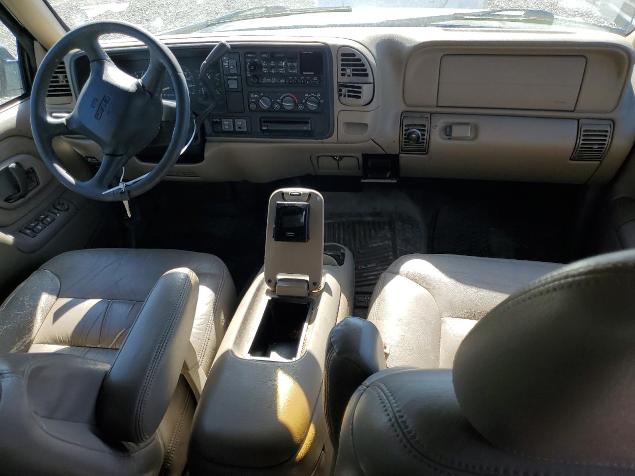 1999 GMC Suburban K2500 VIN: 3GKGK26J7XG520047 Lot: 65038305