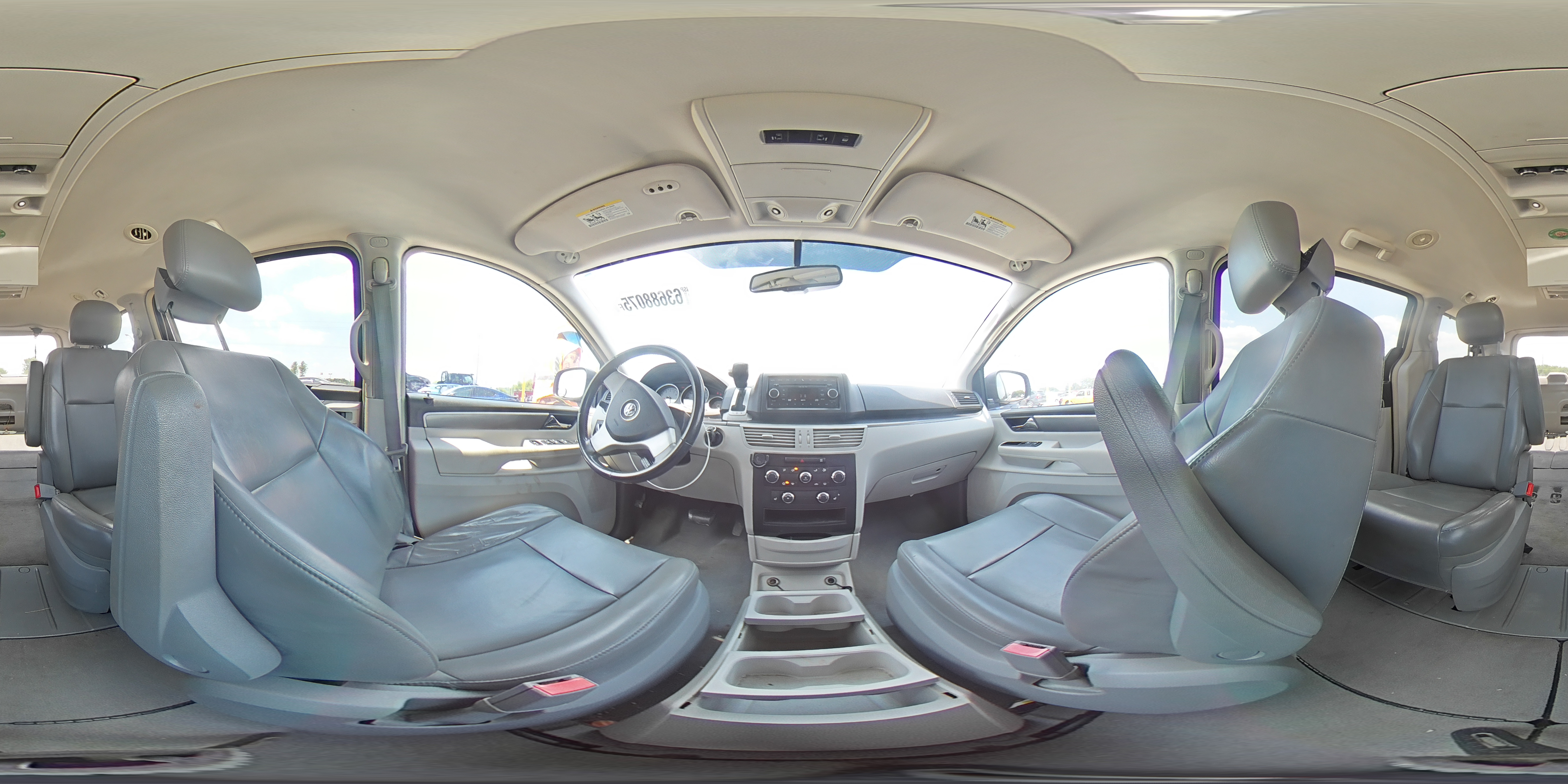 2010 Volkswagen Routan Se VIN: 2V4RW3D18AR295615 Lot: 63688075