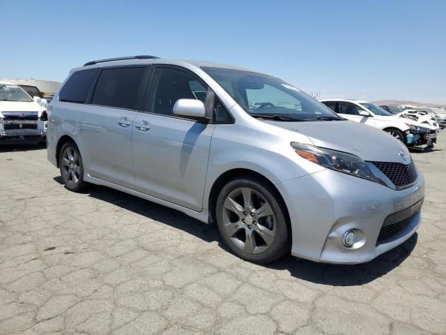 Minivans TOYOTA SIENNA 2015 Srebrny