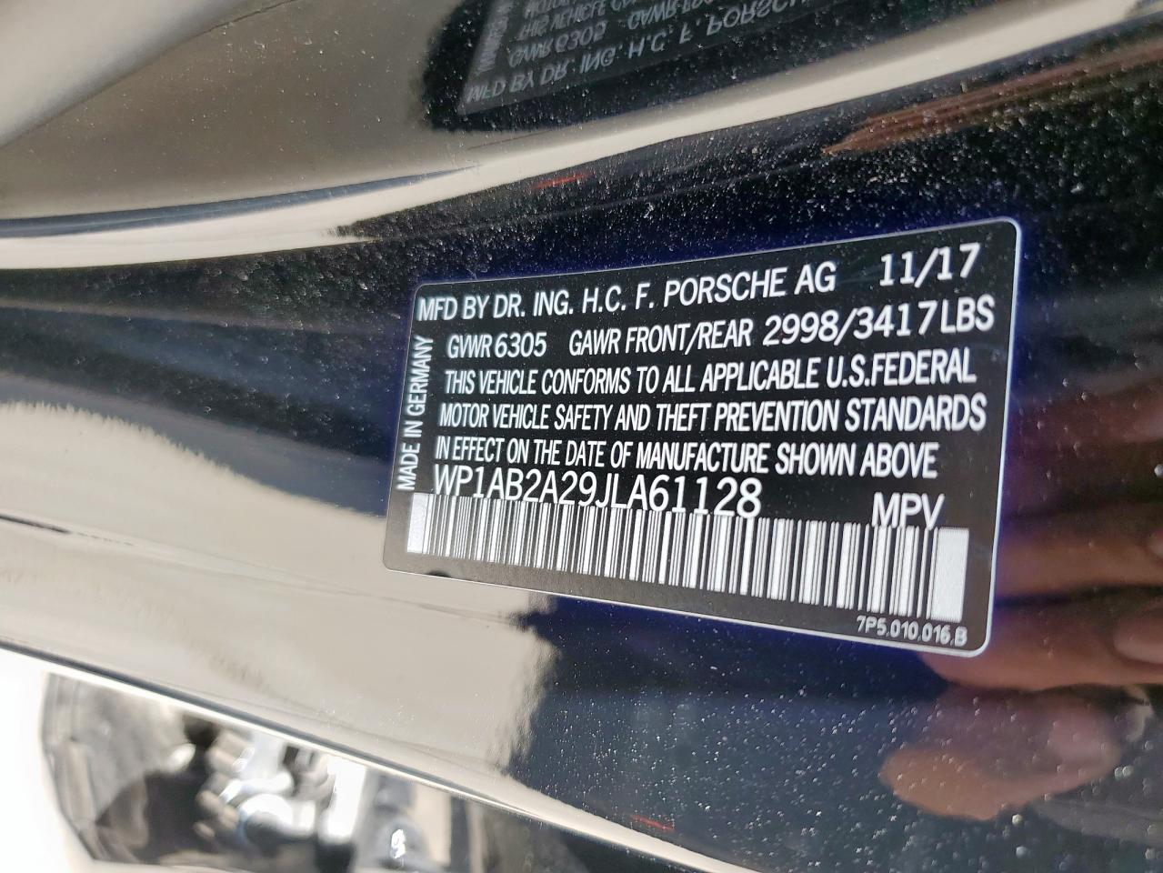 2018 Porsche Cayenne S VIN: WP1AB2A29JLA61128 Lot: 60924655