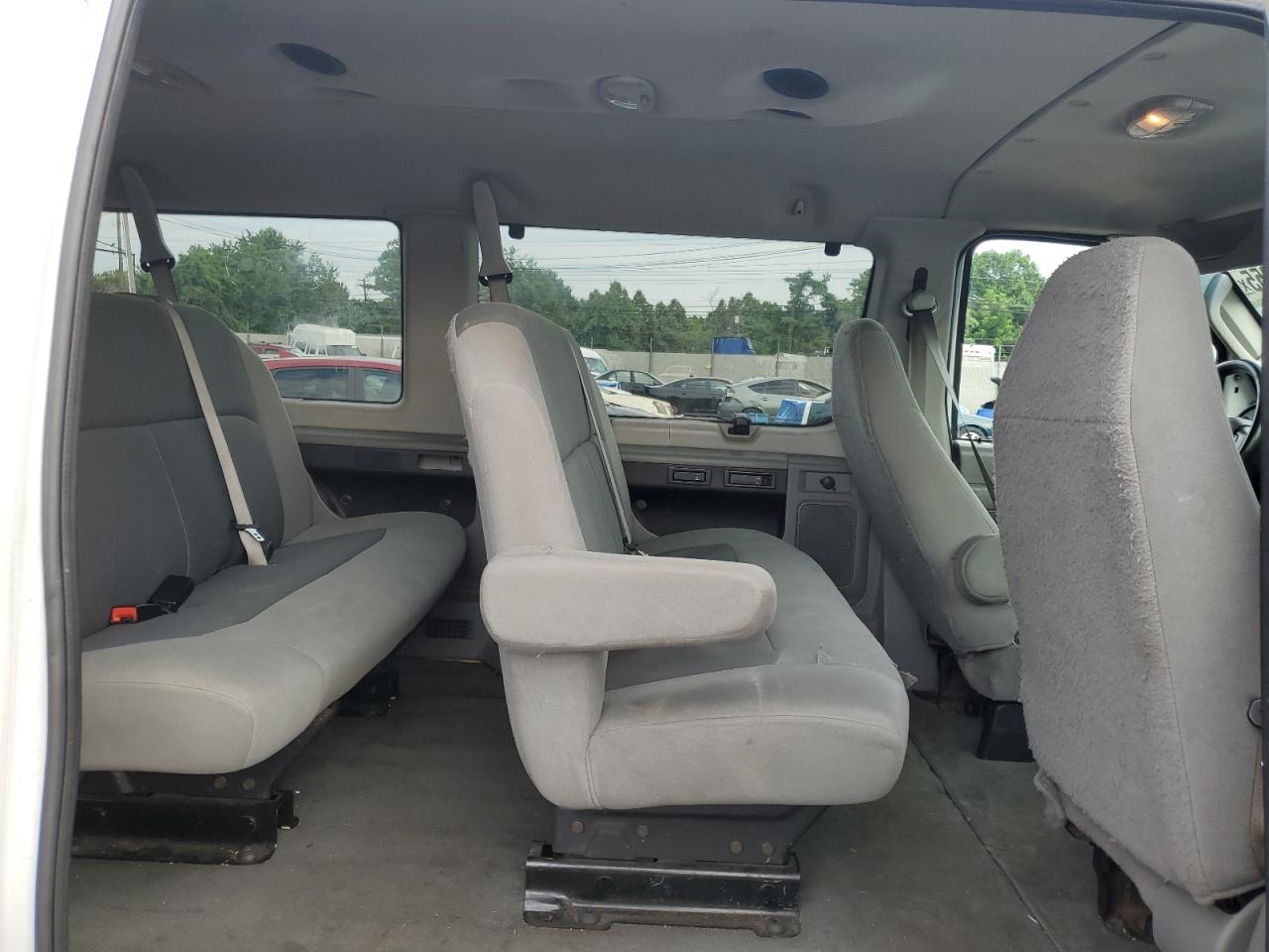 2008 Ford Econoline E350 Super Duty Wagon VIN: 1FBNE31L98DB42258 Lot: 65068955