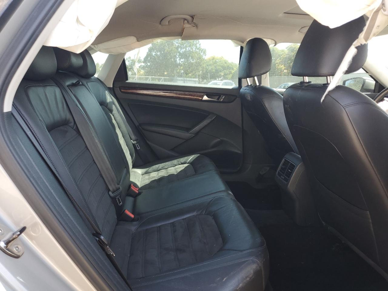 2013 Volkswagen Passat Sel VIN: 1VWCN7A31DC122318 Lot: 63273435