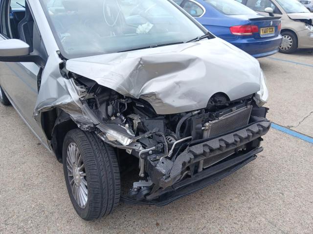 2013 VOLKSWAGEN HIGH UP