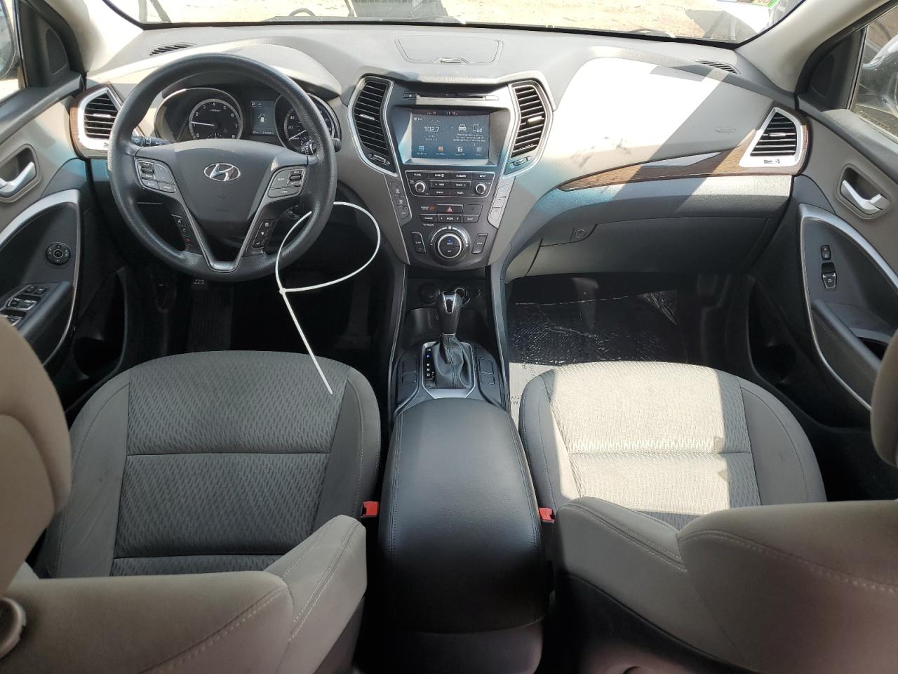2017 Hyundai Santa Fe Se VIN: KM8SMDHF9HU254643 Lot: 64631965