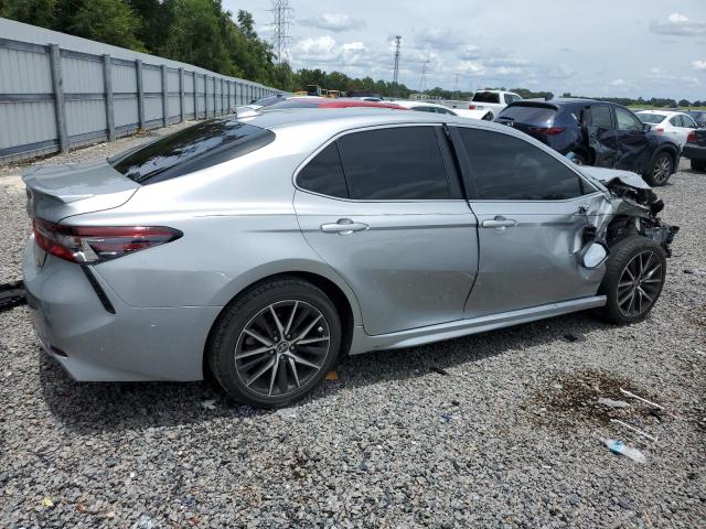  TOYOTA CAMRY 2021 Srebrny