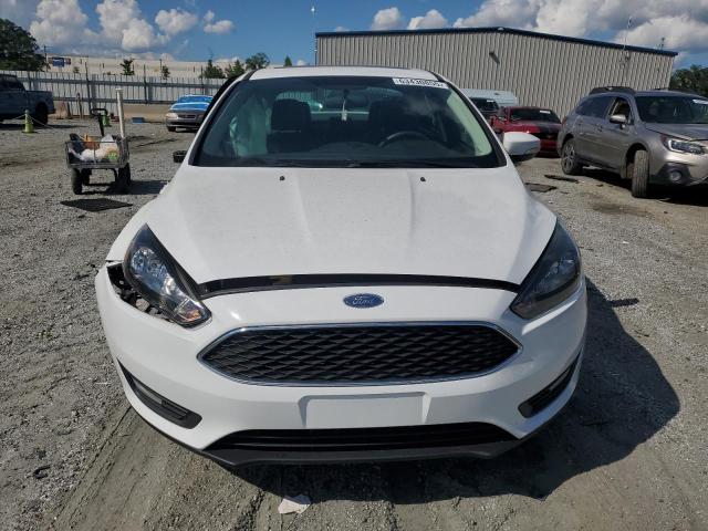  FORD FOCUS 2015 Белы