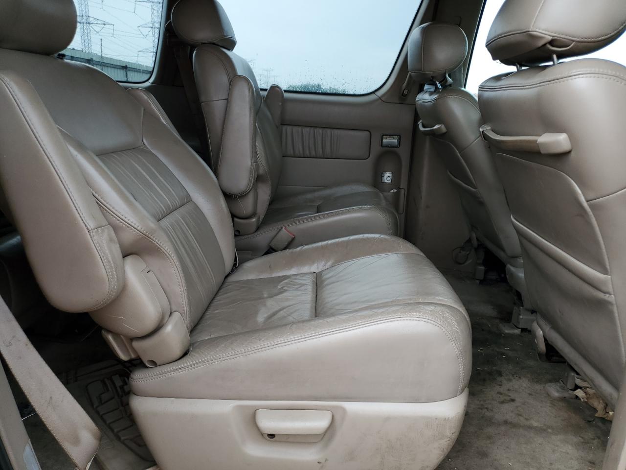 1998 Toyota Sienna Le VIN: 4T3ZF13C3WU048825 Lot: 63499305