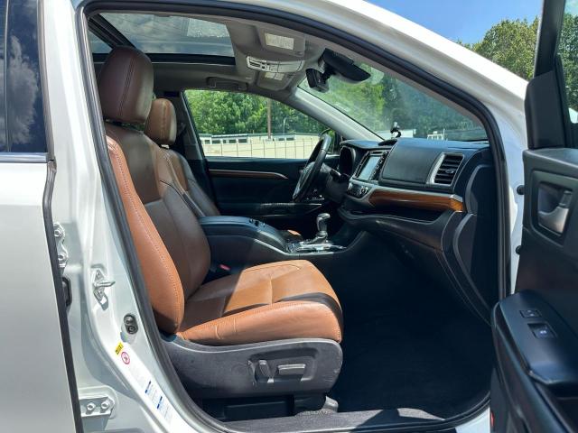 2019 TOYOTA HIGHLANDER LIMITED  