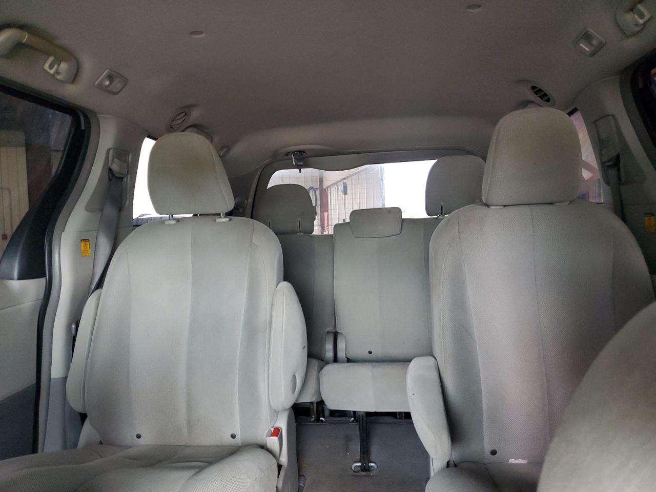 2011 Toyota Sienna VIN: 5TDZK3DC8BS077903 Lot: 64673865