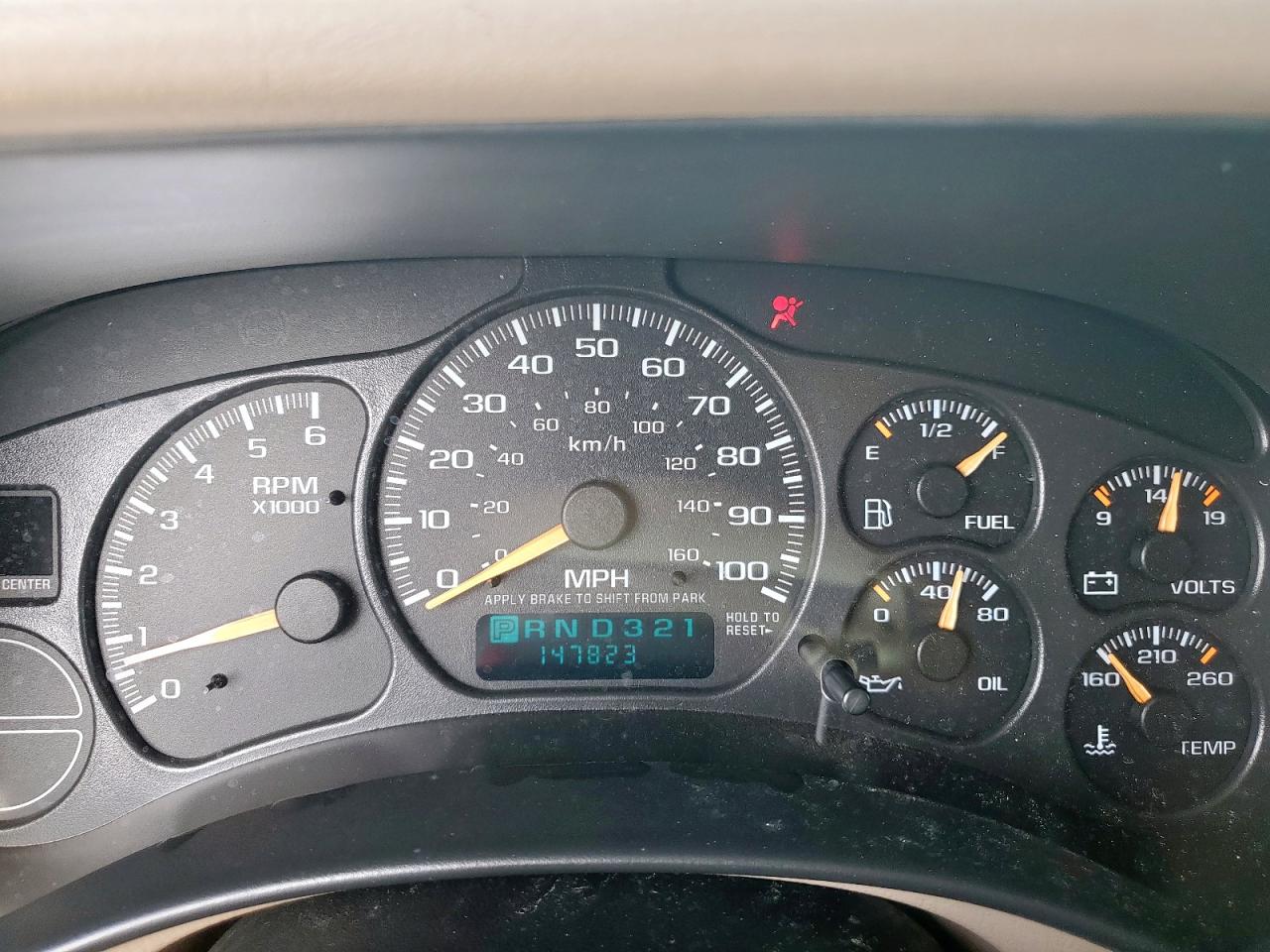 2002 Chevrolet Suburban C1500 VIN: 3GNEC16Z52G273739 Lot: 64416075