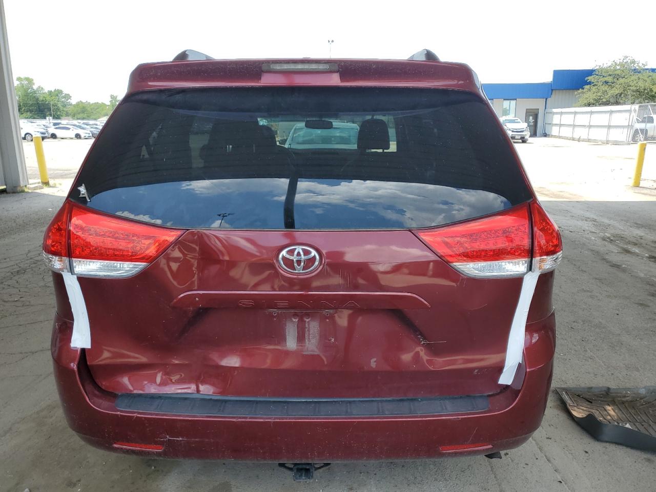 2011 Toyota Sienna Le VIN: 5TDKK3DC9BS145918 Lot: 63293935