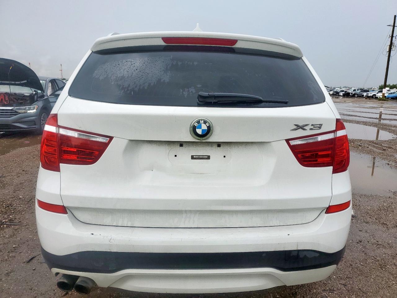 5UXWX9C38H0T23514 2017 BMW X3 xDrive28I