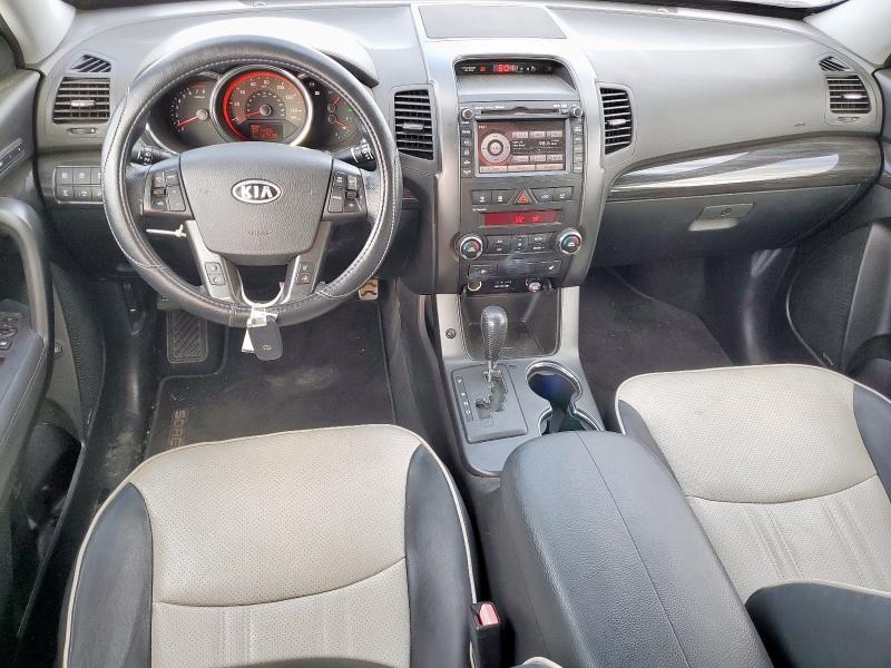  KIA SORENTO 2012 Серебристый