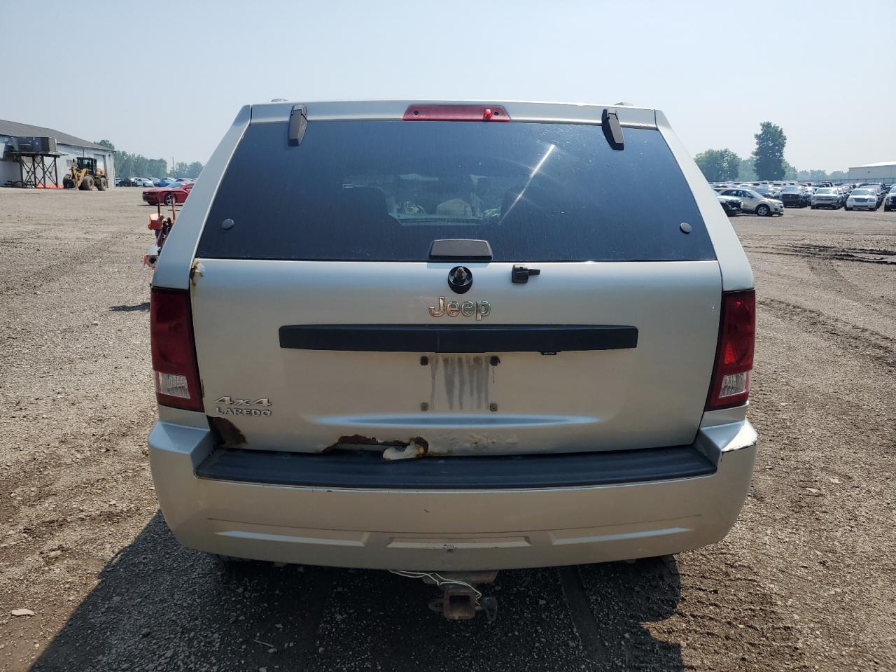 2008 Jeep Grand Cherokee Laredo VIN: 1J8GR48K58C240746 Lot: 64084745