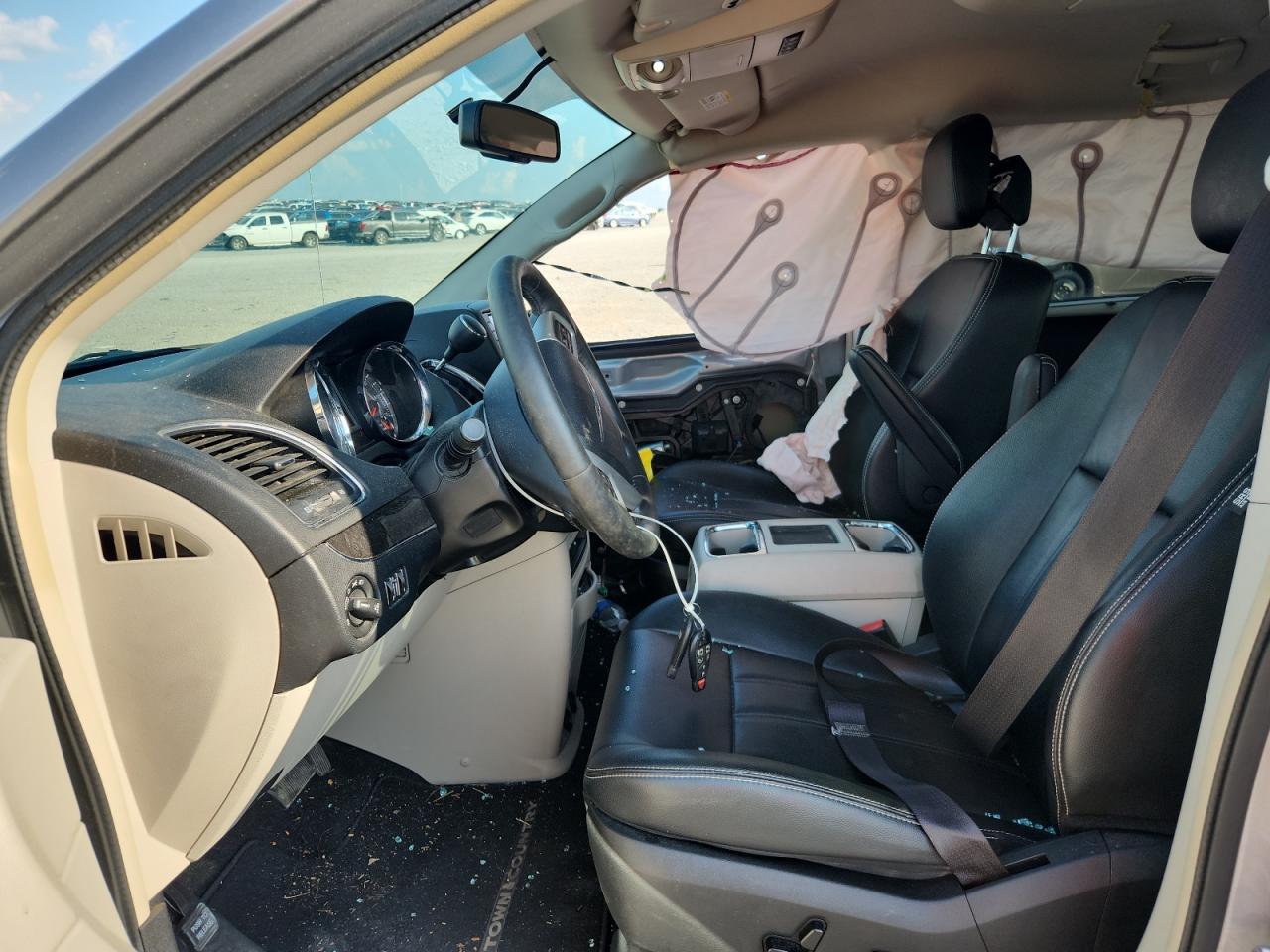 2016 Chrysler Town & Country Touring VIN: 2C4RC1BG3GR120017 Lot: 66148215