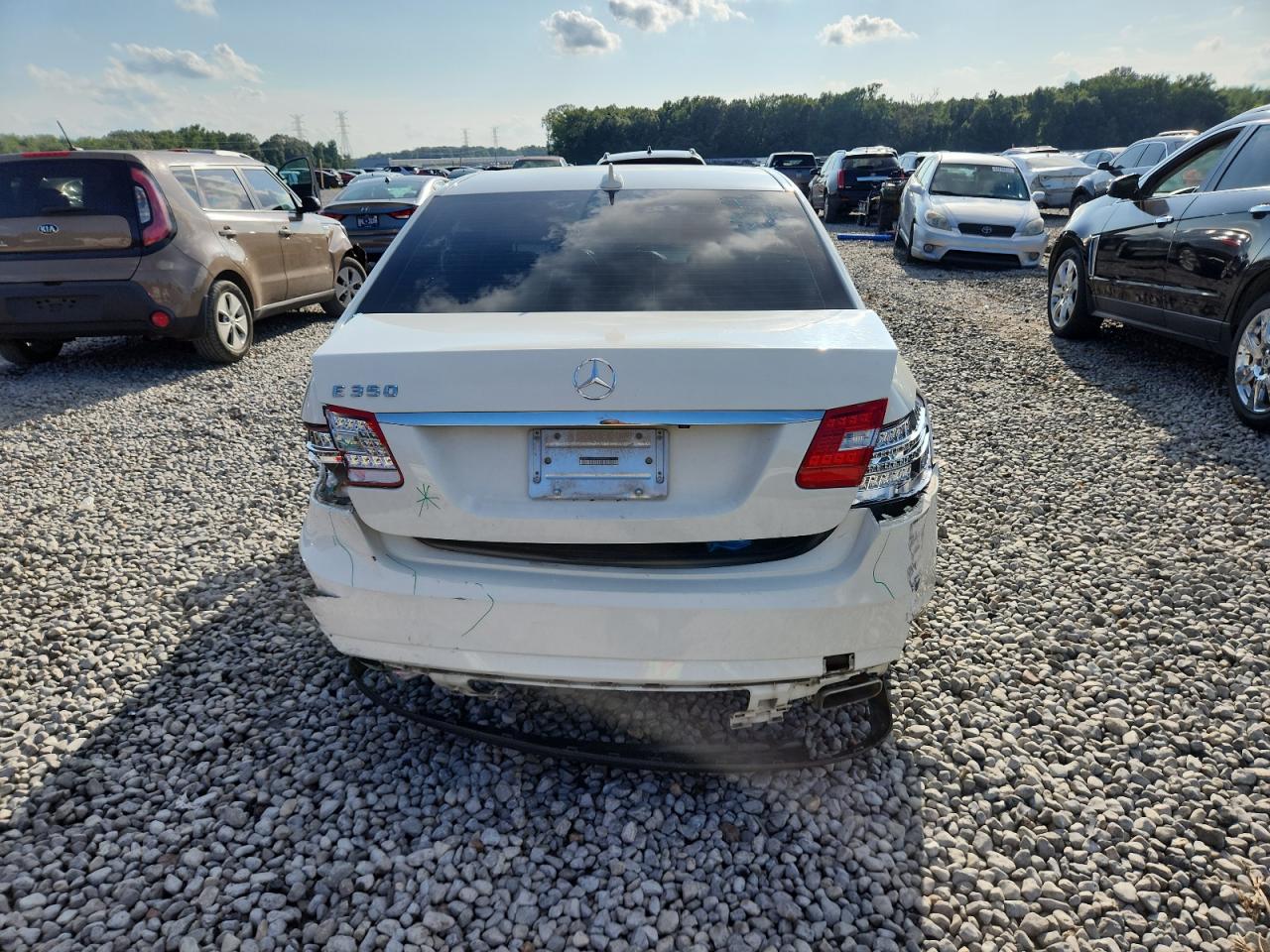 2011 Mercedes-Benz E 350 VIN: WDDHF5GB2BA465615 Lot: 64820775