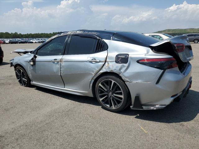  TOYOTA CAMRY 2018 Srebrny