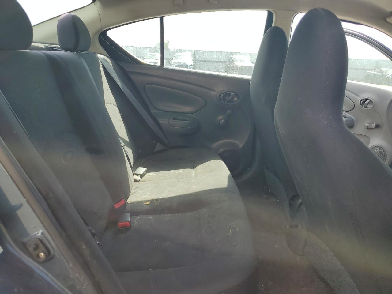 2015 Nissan Versa S VIN: 3N1CN7AP9FL811121 Lot: 66557225