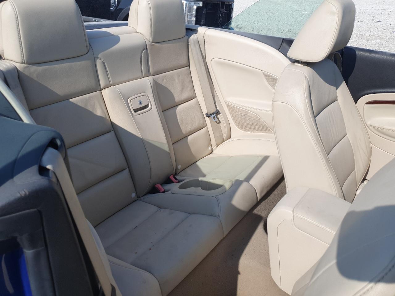 wvwfw7ah8cv013852 WVWFW7AH8CV013852 2012 Volkswagen Eos Lux