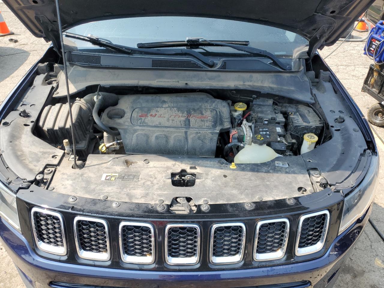 2018 Jeep Compass Latitude VIN: 3C4NJDBB9JT262032 Lot: 64492395