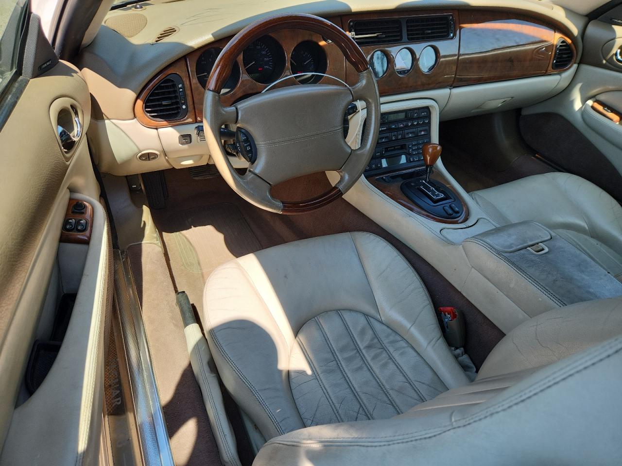 sajda42c51na15664 SAJDA42C51NA15664 2001 Jaguar Xk8