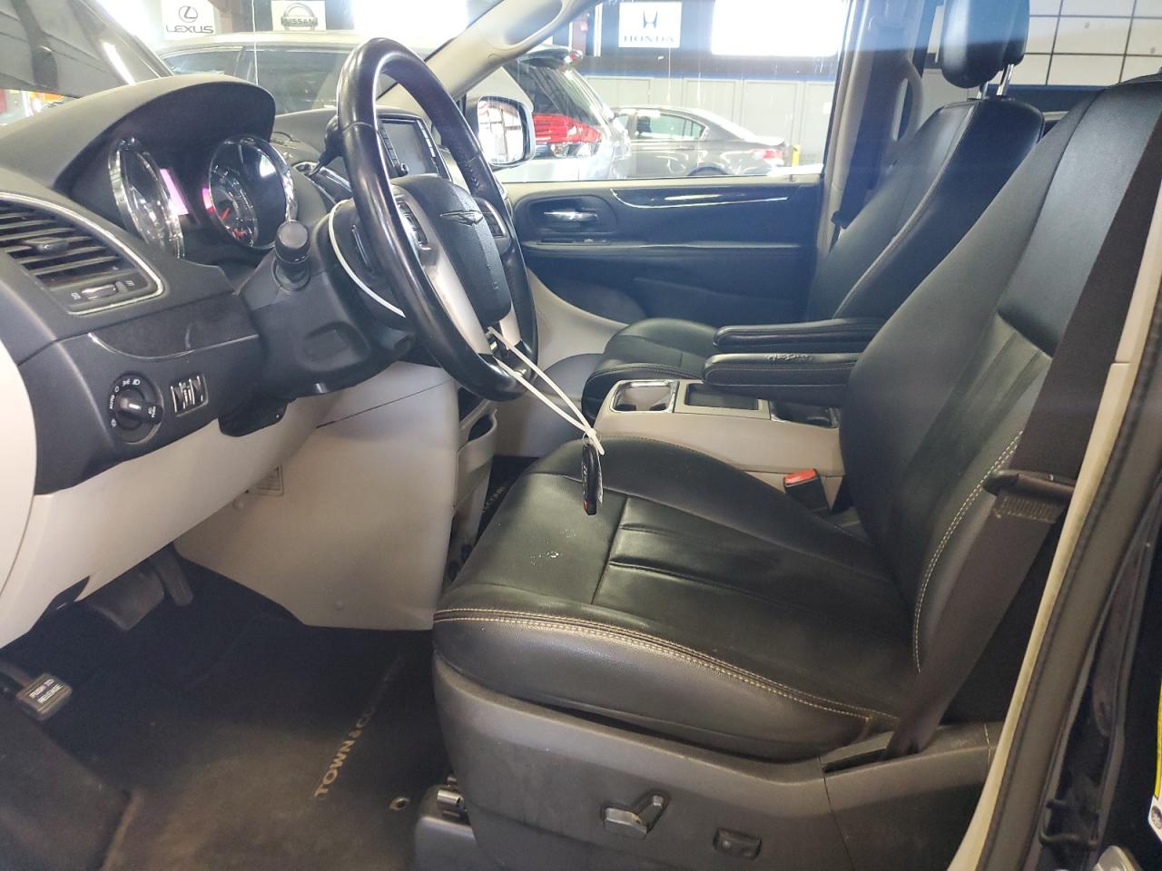 2016 Chrysler Town & Country Touring VIN: 2C4RC1BG1GR300869 Lot: 64446235