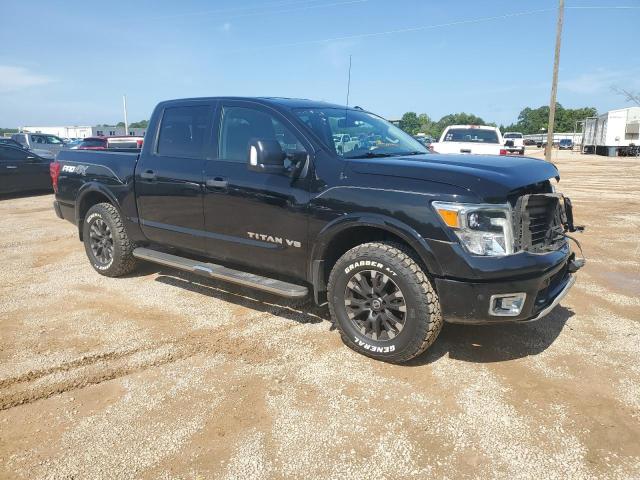  NISSAN TITAN 2018 Czarny
