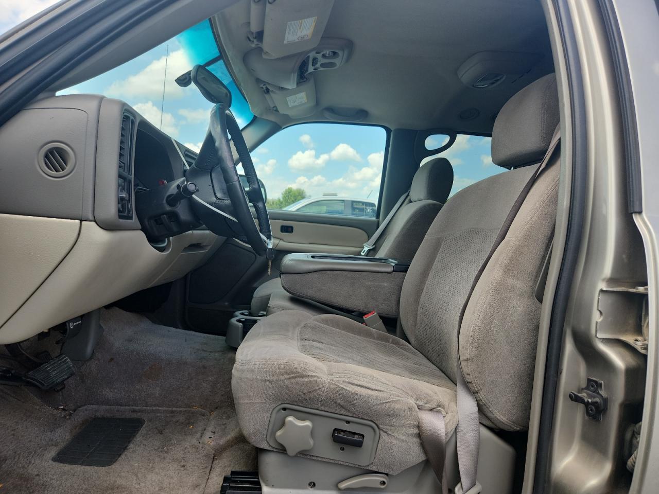 2002 Chevrolet Tahoe C1500 VIN: 1GNEC13V02R283418 Lot: 66376205